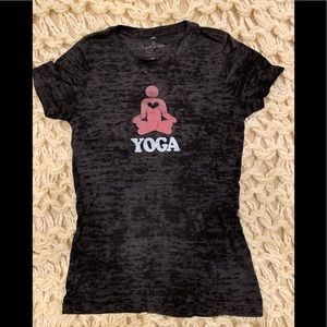 Black Yoga T shirt 🌸 Medium